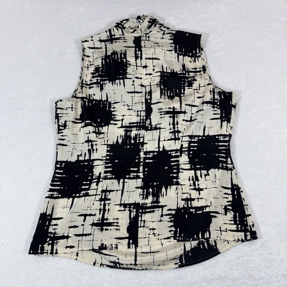 St John Silk Blend Sleeveless Blouse Womans Sz 12 Career Capsule Chic Old Money